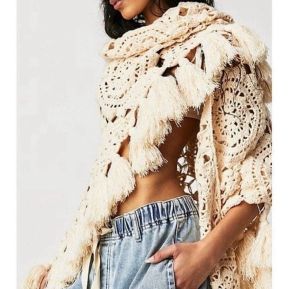 NWT Free People Sunny days crochet shawl